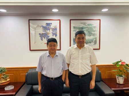 福建省人大常委会副主任梁建勇会见柯志华主任
    (2020年9月10日)